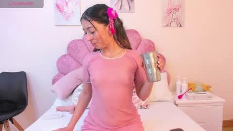 valentina online show from August 7, 8:20 pm