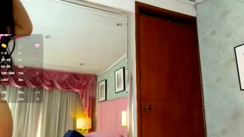 Gia Colins online show from August 15, 2:32 pm