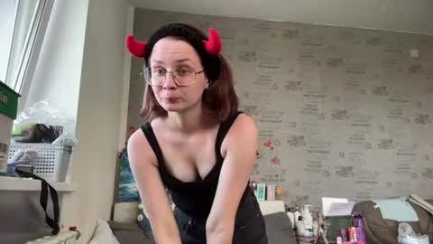Julia online show from August 6, 2:16 pm