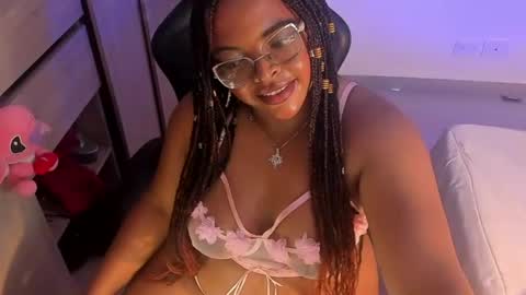conielaurenth online show from July 22, 8:39 am