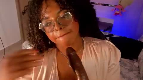 conielaurenth online show from August 9, 12:44 am