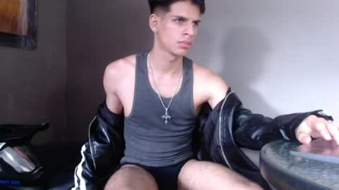 conradgrayson78 leonandresough online show from April 3, 7:55 pm