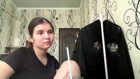 Stacy online show from August 7, 2:39 pm