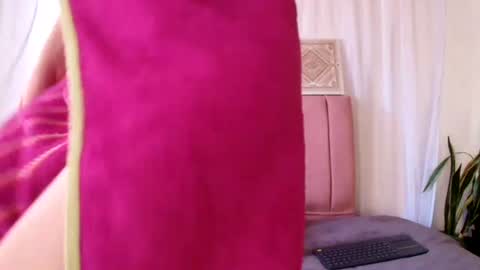 conyabril online show from August 12, 2:19 pm