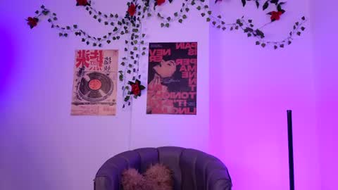 Coralie Bronson online show from July 26, 3:00 am