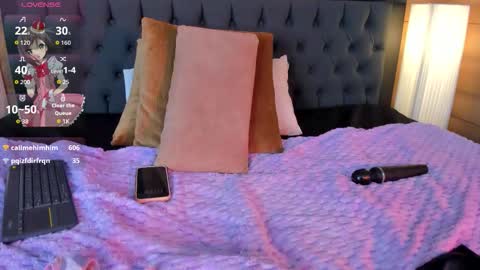 coralineross_ online show from February 26, 3:00 pm