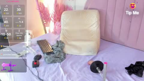 corinabaker online show from August 15, 9:13 am