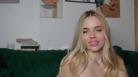 corni__ online show from June 19, 9:59 pm