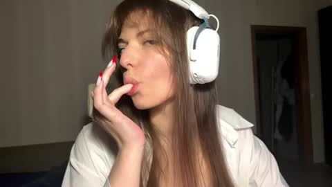 corrienavanjo online show from August 1, 5:41 pm