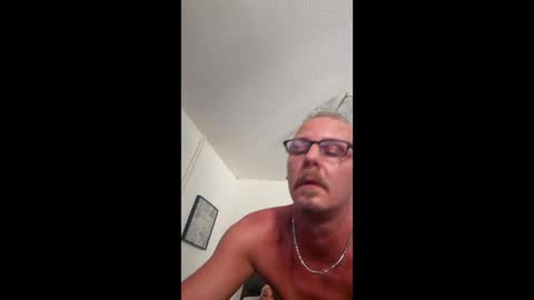 couple_kingqueen online show from May 25, 6:21 pm