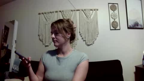 couplefun1290 online show from April 26, 6:20 am