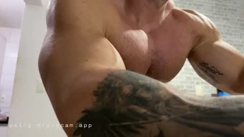 couplemuscle40 online show from July 11, 8:15 pm