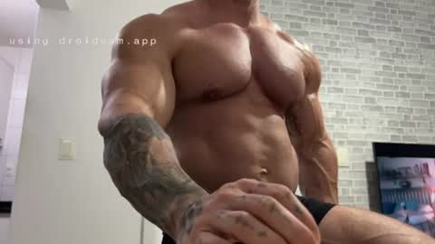couplemuscle40 online show from July 17, 10:21 pm