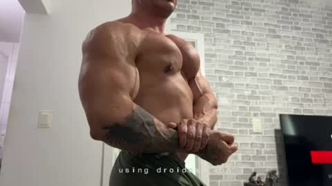 couplemuscle40 online show from July 29, 5:31 pm