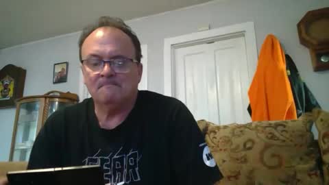 cowboyjim69248723 online show from August 10, 11:17 pm