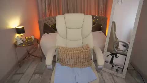 cozymell online show from August 9, 11:11 am