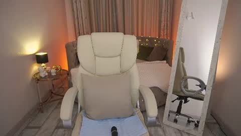 cozymell online show from August 15, 7:01 am
