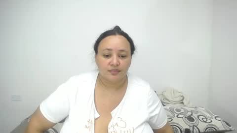 diosalinda online show from August 12, 4:37 am