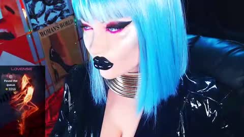 Roxy online show from July 5, 3:15 pm