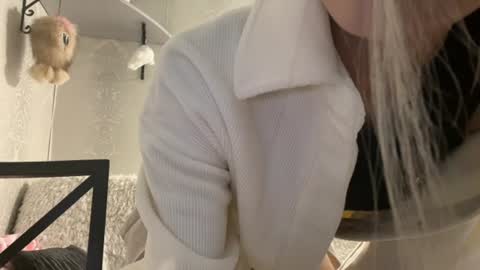 crazzy cherry online show from August 12, 3:36 pm