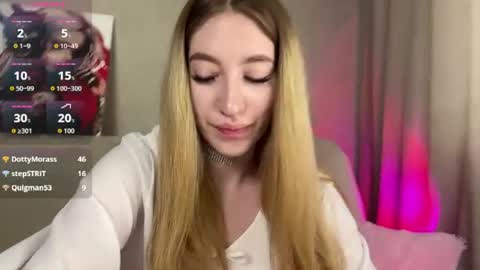 Stesha  Join my fan clubsurprise   online show from August 10, 9:22 am
