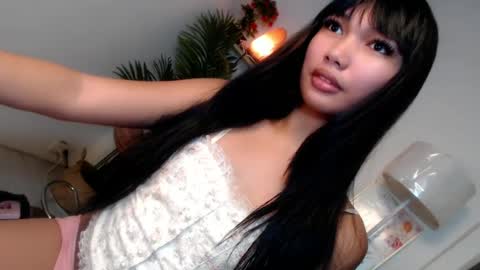 creamy_cinnamonx online show from August 12, 10:50 am