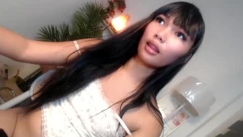 creamy_cinnamonx online show from August 12, 1:02 pm
