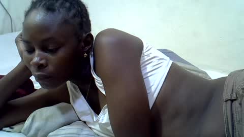 creamy_pussie online show from August 15, 12:31 pm