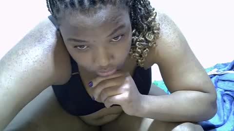 creamy_val online show from August 9, 2:07 pm