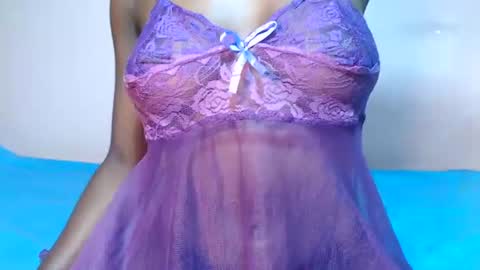 creamyebony00 online show from August 11, 11:34 am