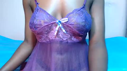 creamyebony00 online show from August 12, 8:16 am