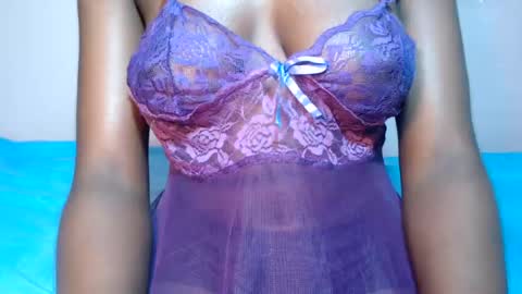 creamyebony00 online show from August 14, 7:12 am
