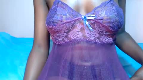 creamyebony00 online show from August 14, 8:18 am