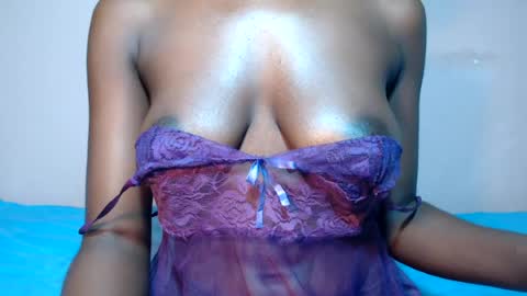 creamyebony00 online show from August 14, 10:08 am