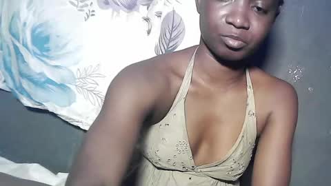 creamyxsugar online show from August 12, 2:25 am