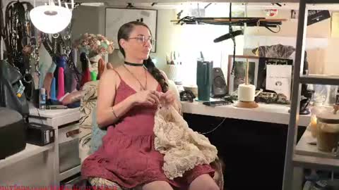 Creature Marie online show from August 6, 1:37 am