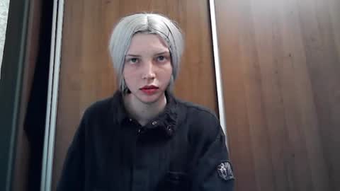crimson_lady6 online show from May 18, 4:51 pm