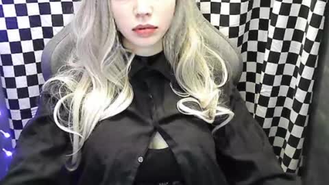 crimson_lady6 online show from August 5, 11:25 pm