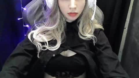 crimson_lady6 online show from August 12, 10:12 pm