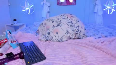 Cristal  online show from August 15, 5:11 am