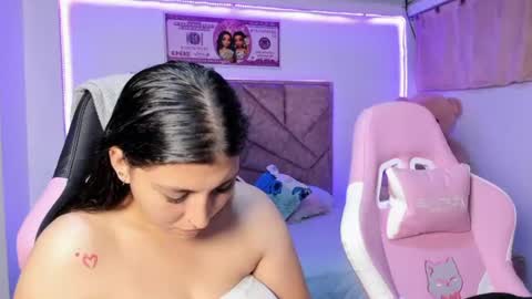 cristal_smith20 online show from August 8, 1:05 am