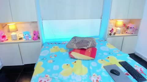 cristalbennet online show from August 7, 7:47 pm