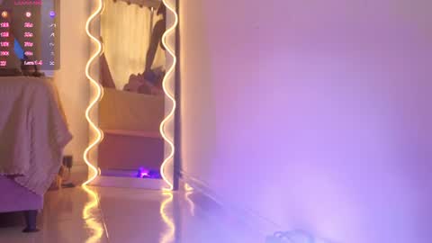 Crystalbroke  online show from August 8, 7:03 pm