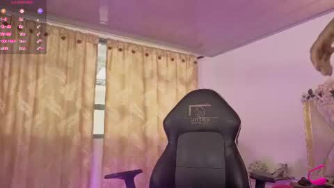 Crystalbroke  online show from August 12, 1:02 pm