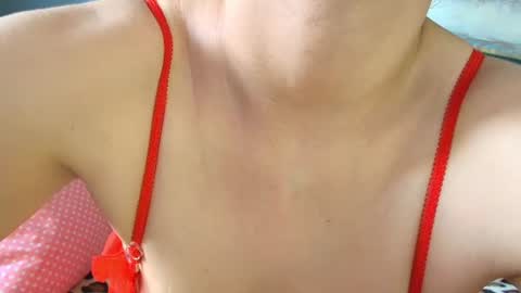 cristaleyess online show from August 6, 1:10 pm