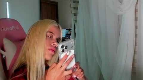 Laura online show from July 11, 12:38 am