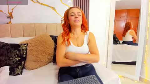 cristal walker online show from August 10, 12:06 pm