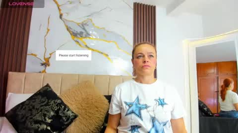 cristal walker online show from August 13, 11:24 am