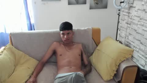 cristian dosantos online show from July 28, 1:39 pm