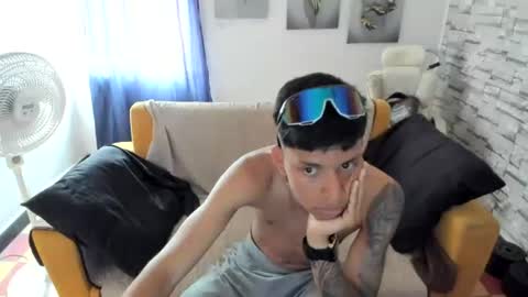 cristian dosantos online show from July 29, 6:04 pm